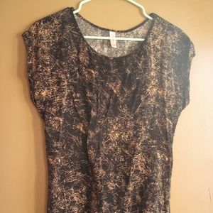 Flowy Black & Tan Crackle Pattern Top Size M